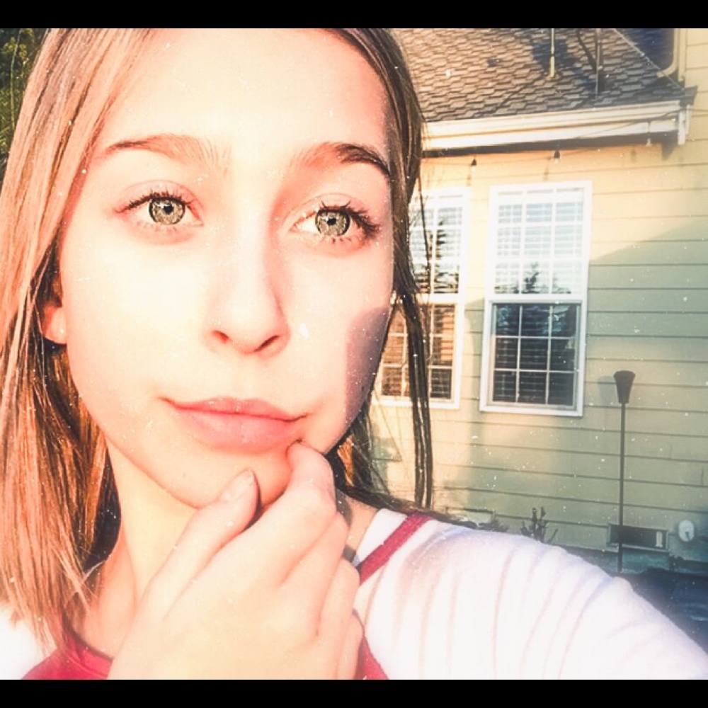 Meet your Posher, Alexandra